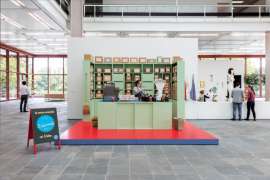 Ausstellungsansicht: Duett mit Künstler_in