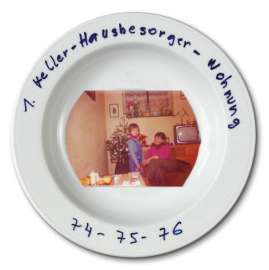 Lilienporzellan-Teller, 1974/2015, Schenkung von Vasilija Stegi?, 2015