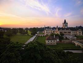 Schloss Grafenegg bei Sonnenaufgang