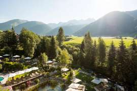 Ausblick auf den Vitalpark und die Berge