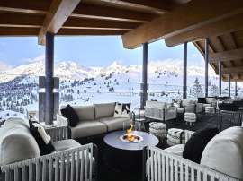 Rooftop Bar mit traumhaftem Panorama im Obertauern [Places Hotel] by Valamar