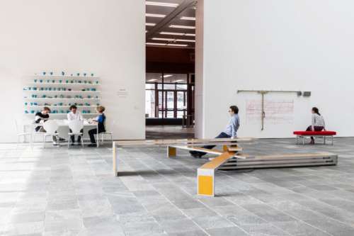 Ausstellungsansicht: Duett mit Künstler_in