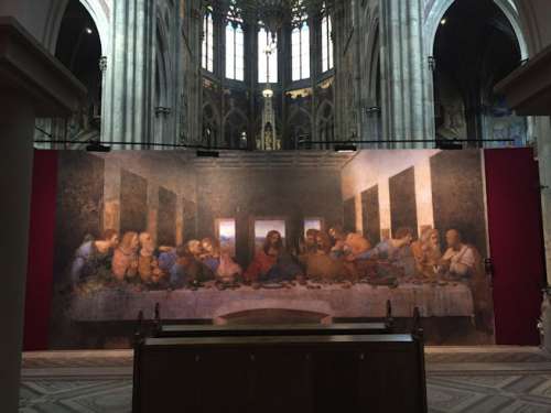 Ausstellungsansicht: Die grossen Meister in der Votivkirche