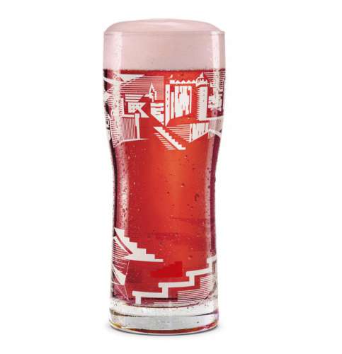 Ein gut eingeschenktes Glas mit rosa Schaumkrone