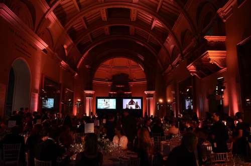 Das festliche innere des V&A Museum bei der Gala