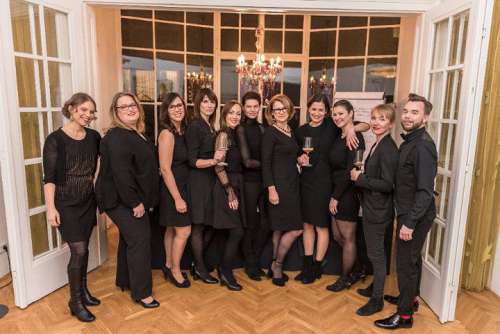 Powerteam: Andrea Schultes, Doris Dallinger, Anna Hochdörffer, Brigitte Riener, Bettina Bäck, Andrea May, Dorli Muhr, Ute Watzlawick, Julia Ernst, Caroline Derler, Marcus Krall