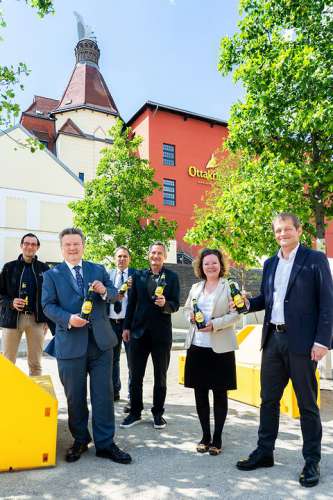(v.li.n.re): Tobias Frank, Geschäftsführer/1. Braumeister Ottakringer Brauerei, Bürgermeister Michael Ludwig, Franz Windisch, Präsident Landwirtschaftskammer Wien, Alfred Hudler, Vorstand Ottakringer Getränke AG, Kerstin Neumayer, Marketingleiterin O