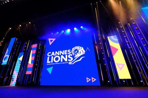 Die (noch leere) Bühne der Verleihung der Cannes Lions