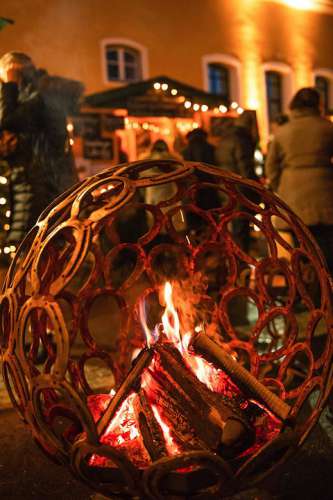 Beim „Advent in Wildshut“ kann man sich im einzigartigen Ambiente des Bierguts weihnachtlich einstimmen.