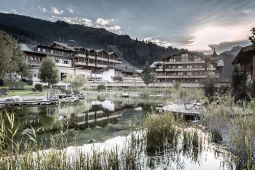 Designhotel im Salzburger Land mit Naturteich