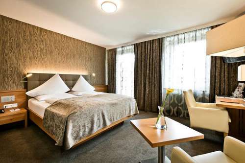 Innenansicht Doppelzimmer Superior Traunblick im Hotel Goldenes Schiff