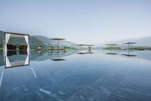 Infinity Pool mit atemberaubenden Ausblick
