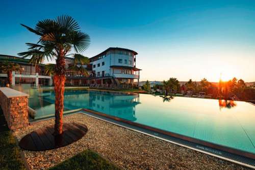 Der neue Infinity Sportpool im Hotel Larimar Stegersbach