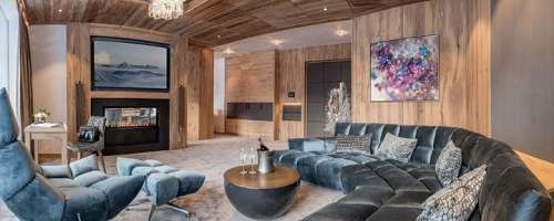 Rundblick in die edle Penthouse Suite des Alpen-Wellness Resort Hochfirst