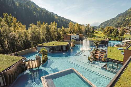 Maledivischer Flair inmitten einer traumhaften Bergwelt im Quellenhof See Lodge