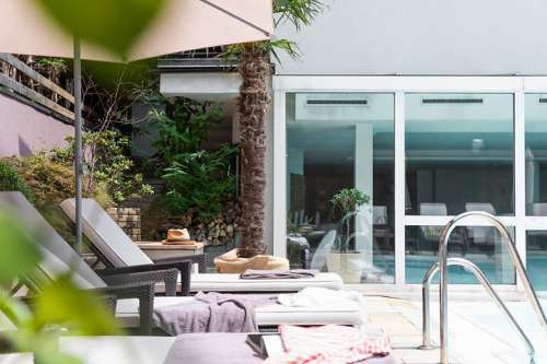 Relaxen am Poolbereich