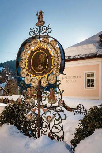 Joseph Mohr Grab in Wagrain im Schnee